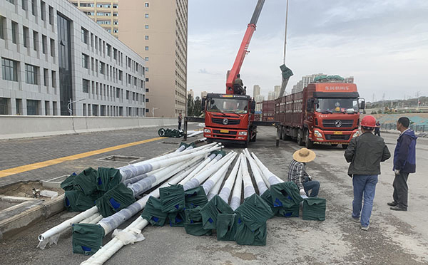 高昌太阳能路灯灯杆垂直度矫正方法与维护