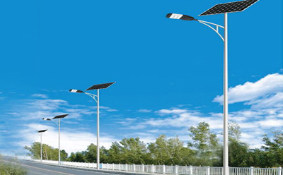 农村道路装高昌太阳能路灯选多大瓦数实测